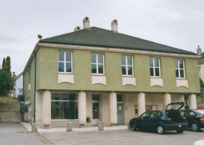 <p>&Auml;rztezentrum &ndash; vorher</p>
