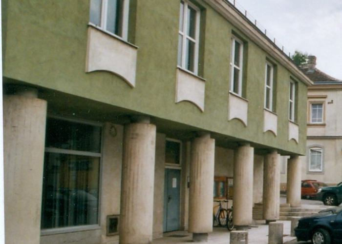 <p>&Auml;rztezentrum &ndash; vorher</p>
